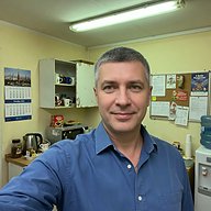 Роман Тихонов